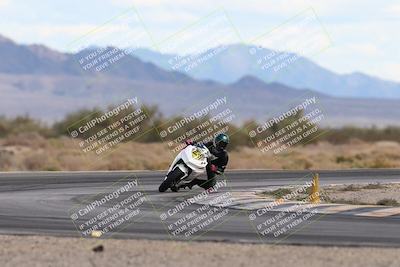 media/Nov-16-2025-Race Pace (Sun) [[8c5fa54630]]/Non Verified Riders (1st 20 Minutes)/5-Turn 15 (110pm)/